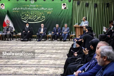 دیدار خبرنگاران و اصحاب رسانه با آیت الله علم الهدی به مناسبت روز خبرنگار