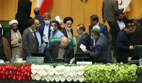عبور از قانون در نخستین روز فعالیت مجلس یازدهم