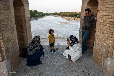 جاری شدن آب در زاینده رود