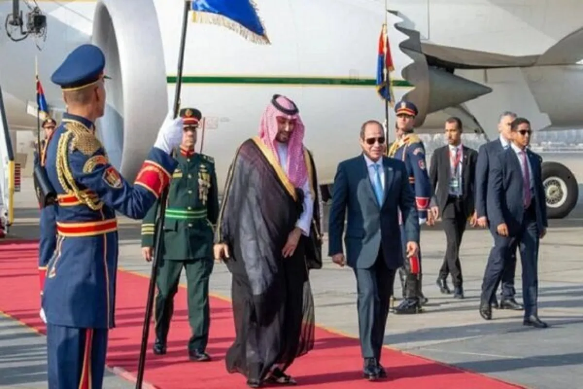 آغاز سفر بن‌سلمان به مصر با استقبال السیسی (۲۴ شهریور ۱۴۰۵)