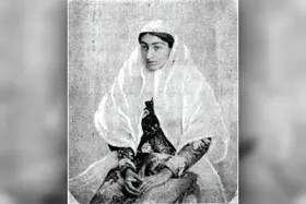 درباره زینت ملک، بانوی قجری شاعر، و میراث ادبی او | &laquo;زینت از جمله مردان جهان کم نَبُوَد&raquo;