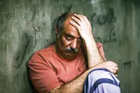 نگاهی به «زنده شور»، موفق‌ترین فیلم جشنواره ۱۴۰۴ و گیشه ۱۴۰۵ | زندگی پای چوبه دار