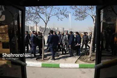 گزارش تصویری | بازدید شهردار و اعضای شورای اسلامی شهر مشهد مقدس از المان‌های بهاری (۲۹ اسفند ۱۴۰۳)