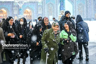 بارش برف در حرم مطهر رضوی