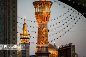 مهم&zwnj;ترین نشانه و نماد شهری مشهد مقدس گنبد طلایی و گلدسته&zwnj;های حرم مطهر امام&zwnj;رضا(ع) است | سایه سنگین برج ساعت در ام&zwnj;القرای اسلامی