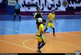 فوتسالیست مشهدی در کما