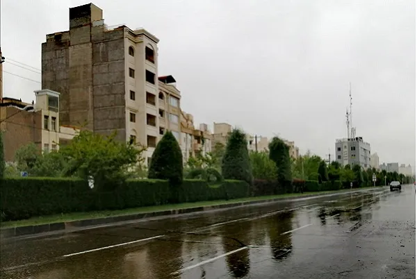 شهروند خبرنگار | بارش باران بهاری در مشهد (۳۰ فروردین ۱۴۰۱)