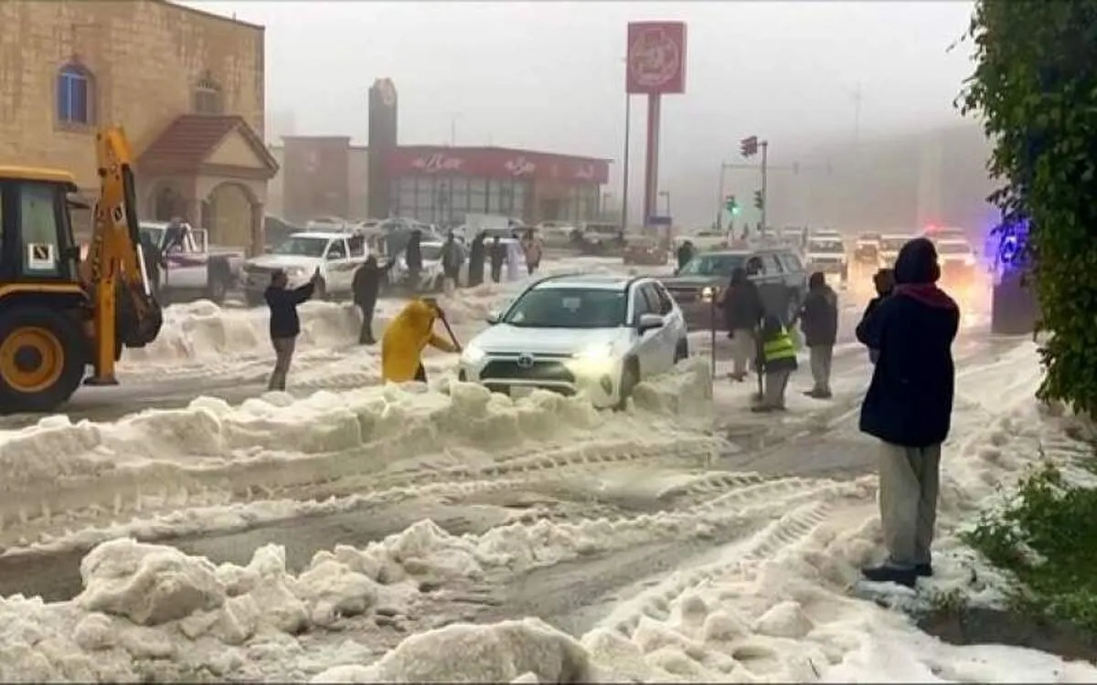 ویدئو| بارندگی و تگرگ بی سابقه در عربستان