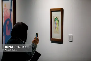 عکس‌هایی از نمایشگاه «چشم در چشم: پرتره در هنر مدرن و معاصر»