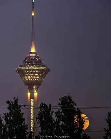 تصاویری از ابر ماه آبی زیبا در دل آسمان شب