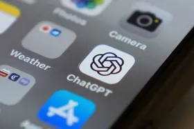 چت جی&zwnj;پی&zwnj;تی برای برخی کاربران ایرانی از دسترس خارج شد + عکس (۱۴ مرداد ۱۴۰۵)