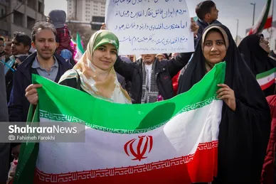گزارش تصویری | نسل «z» پای کار انقلاب اسلامی