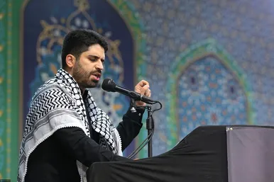 عکس‌هایی از اقامه نماز رهبر انقلاب بر پیکر مجاهد بزرگ شهید اسماعیل هنیه