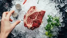 این ۷ روش خطرناک برای یخ زدایی گوشت را هیچ&zwnj;گاه انجام ندهید