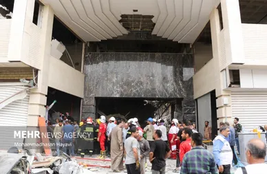 ریزش ساختمان ۱۰طبقه در آبادان