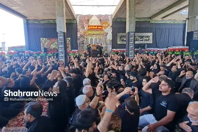 ظهر عاشورا در هیئت قندهاری‌های مشهد