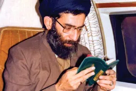شهید قرآن | درباره رهبر شهید، حضرت آیت&zwnj;الله العظمی سیدعلی خامنه&zwnj;ای(ره)