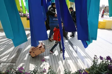 ورود مسافران نوروزی به مشهد از راه آهن