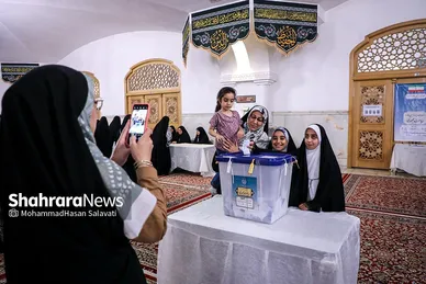 آخرین ساعات انتخابات ریاست جمهوری در حرم مطهر رضوی