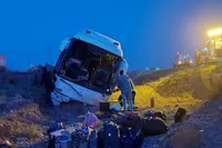 واژگونی اتوبوس در جاده قوچان ۲۶ مصدوم برجای گذاشت (۲۲ مهرماه ۱۴۰۲)
