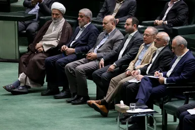عکس | تقدیم لایحه بودجه سال ۱۴۰۴ از سوی رئیس جمهور به مجلس