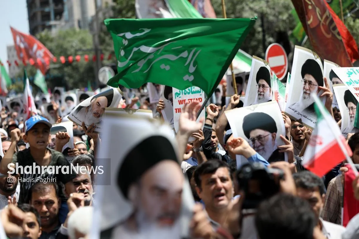 حضور باشکوه مردم در نماز جمعه همدلی و ایستادگی در دانشگاه تهران (۳۰ خرداد ۱۴۰۴) + عکس و فیلم