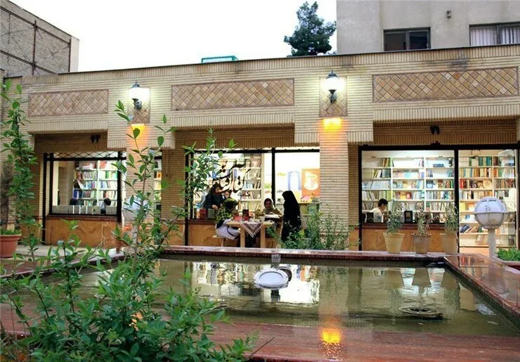واکنش رئیس حوزه هنری خراسان رضوی به خبر تعطیلی کافه کتاب آفتاب + فیلم