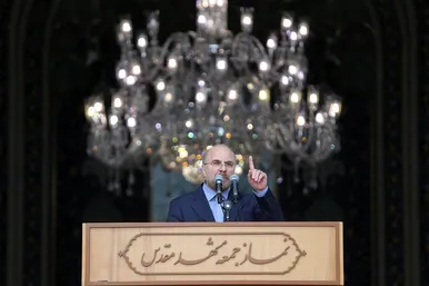نماز جمعه مشهد در 22 بهمن