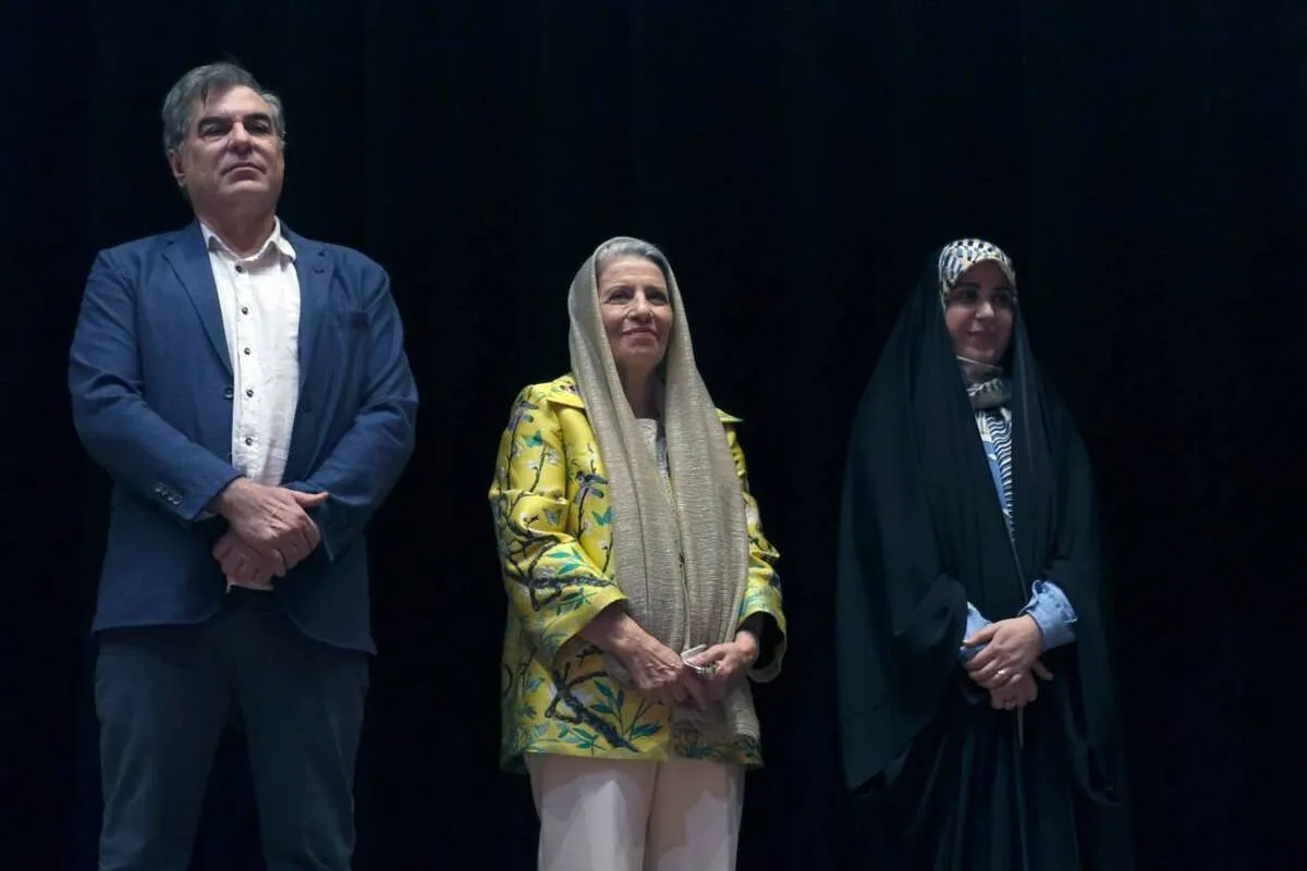تجلیل از احترام برومند بازیگر فیلم سینمایی «آغوش باز»