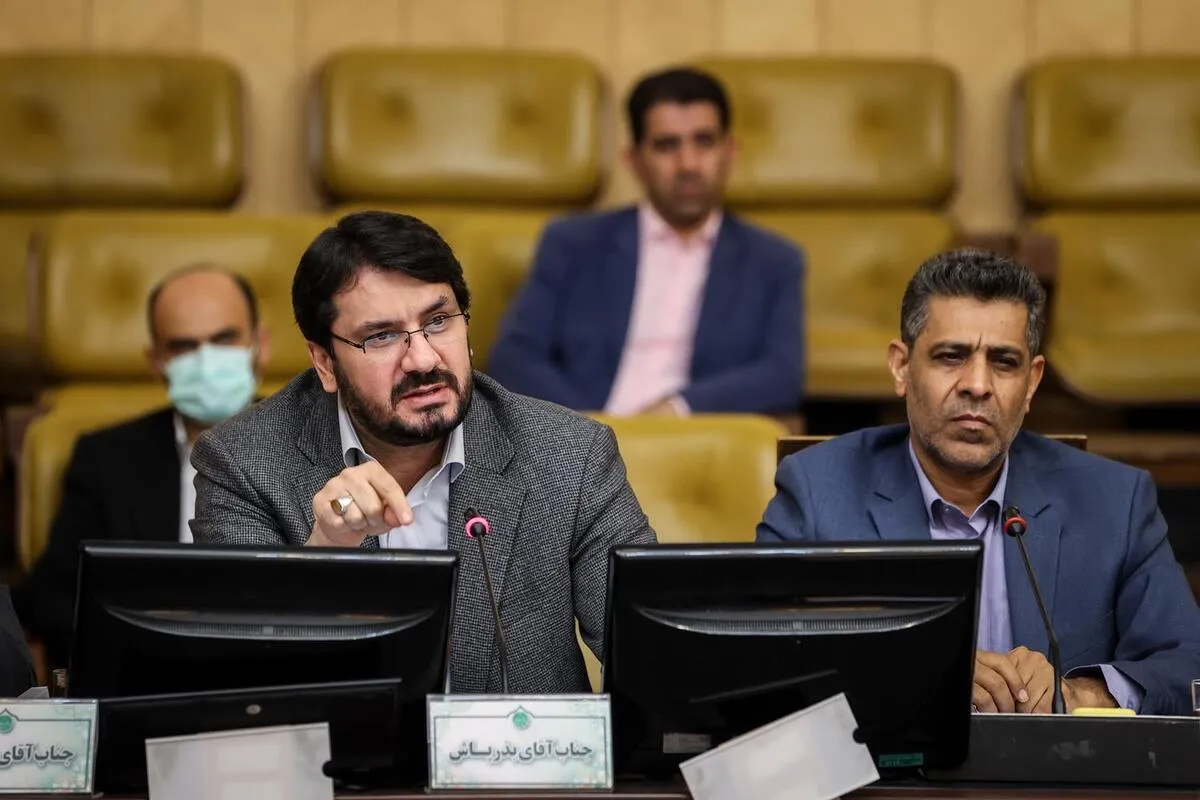 قول وزیر راه برای پیگیری بیمه رانندگان حمل‌و‌نقل جاده‌ای و بررسی سهمیه سوخت ناوگان باری+ فیلم