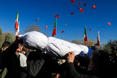 تشییع و خاکسپاری پیکر ۲ شهید گمنام دفاع مقدس در مشهد