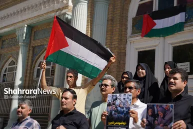گزارش تصویری | تجمع جامعه پزشکی مشهد در بیمارستان امام رضا (ع) در اعتراض به نسل کشی رژیم صهیونیستی در غزه