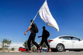 زائران حتی&zwnj;المقدور مرز مهران را انتخاب نکنند| حجم انبوه زائران و ترافیک سنگین در محور&zwnj;های منتهی به مهران (۱۷ شهریورماه ۱۴۰۱)