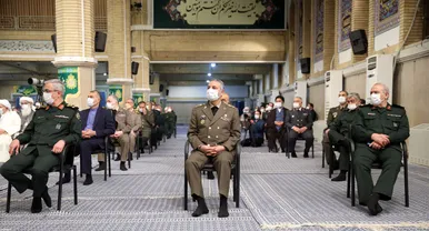 دیدار جمعی از مسئولان نظام و مهمانان شرکت کننده در کنفرانس وحدت اسلامی با رهبر معظم انقلاب