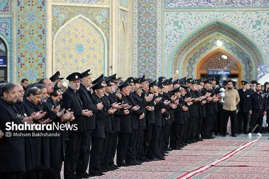 عکس‌هایی از مراسم تعویض پرچم گنبد حرم امام رضا (ع) (۱۷ شهریور ۱۴۰۳)