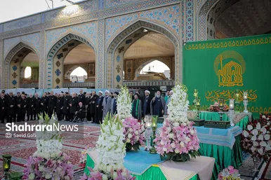 گزارش تصویری | آیین سنتی تعویض پوش ضریح مطهر امام رضا (ع)