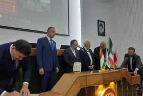 امضای تفاهم&zwnj;نامه در حوزه اقتصادی و بازرگانی بین خراسان رضوی و تاجیکستان + فیلم