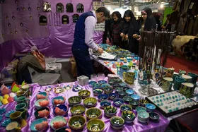 بهره&zwnj;برداری از روزبازار صنایع&zwnj;دستی و مشاغل خانگی مشهد در آستانه استقبال از بهار ۱۴۰۴