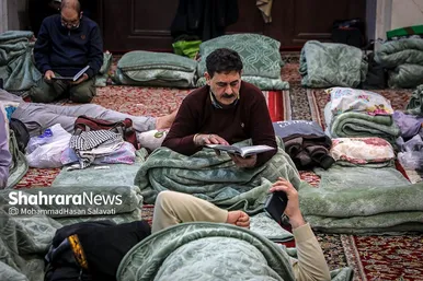 آیین معنوی اعتکاف در حرم امام رضا (ع)