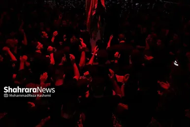 مراسم «شام غریبان حسین» مهاجران افغانستانی‌ در مدرسه علمیه حضرت قائم (عج)