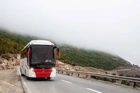 امداد رسانی به ۲ دستگاه اتوبوس پاکستانی در جاده تربت حیدریه