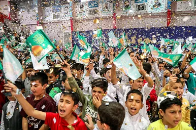 اجرای سرود 8000 نفری قلب ایران به مناسبت دهه کرامت