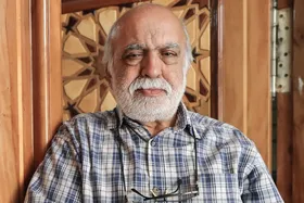 با خاطرات محمد نیک که تاریخ زنده ادبیات شهرمان در نیم&zwnj;قرن اخیر و یکی از موسپیدکرده&zwnj;های مشهدی است | شاعری پشت چراغ&zwnj;قرمز