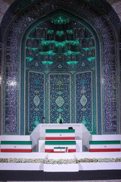 گزارش تصویری | مراسم ادای احترام مقامات و شخصیت‌های کشورهای خارجی به پیکر مطهر رهبر شهید انقلاب