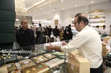 گزارش تصویری | حال‌وهوای بازار در شب‌های نزدیک به عید نوروز ۱۴۰۴