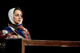 اشک&zwnj;های نفیسه روشن برای مرحوم علی سلیمانی روی آنتن زنده + فیلم