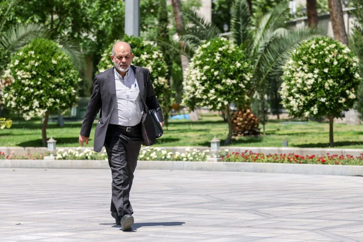 وزیر کشور: مهاجران غیرقانونی باید به کشور خود بازگردند