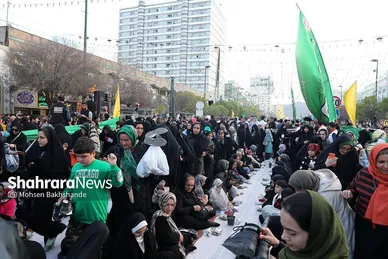 عکس| سفره افطار ۶ کیلومتری مشهدی‌ها در شب میلاد امام حسن مجتبی(ع)
