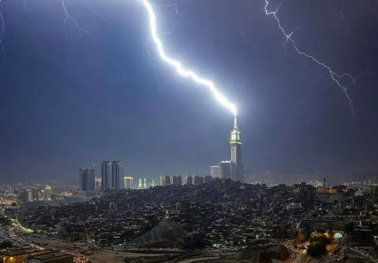 ویدئو| رعد و برق مهیب در مکه
