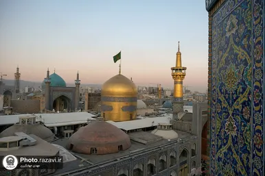 تعویض پرچم گنبد و پوش ضریح مطهر حرم رضوی همزمان با سوم ربیع الاول